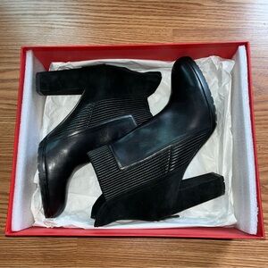 Donald J Pliner Boots